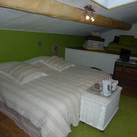 Gite Fa Mille Maison Bleu Robion en Luberon Bagian luar foto