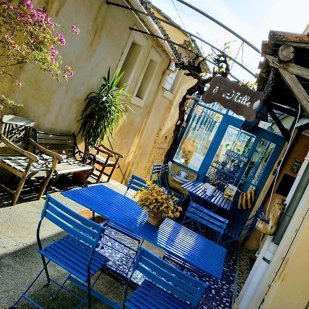 Gite Fa Mille Maison Bleu Robion en Luberon Bagian luar foto