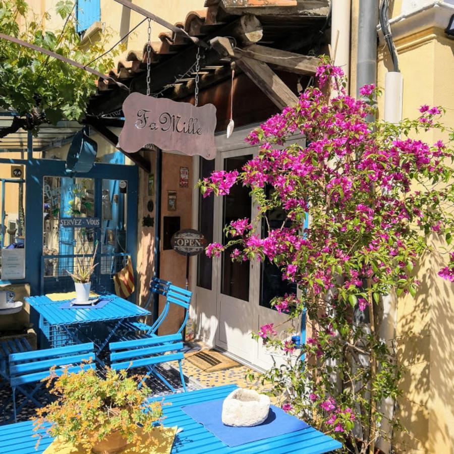 Gite Fa Mille Maison Bleu Robion en Luberon Bagian luar foto