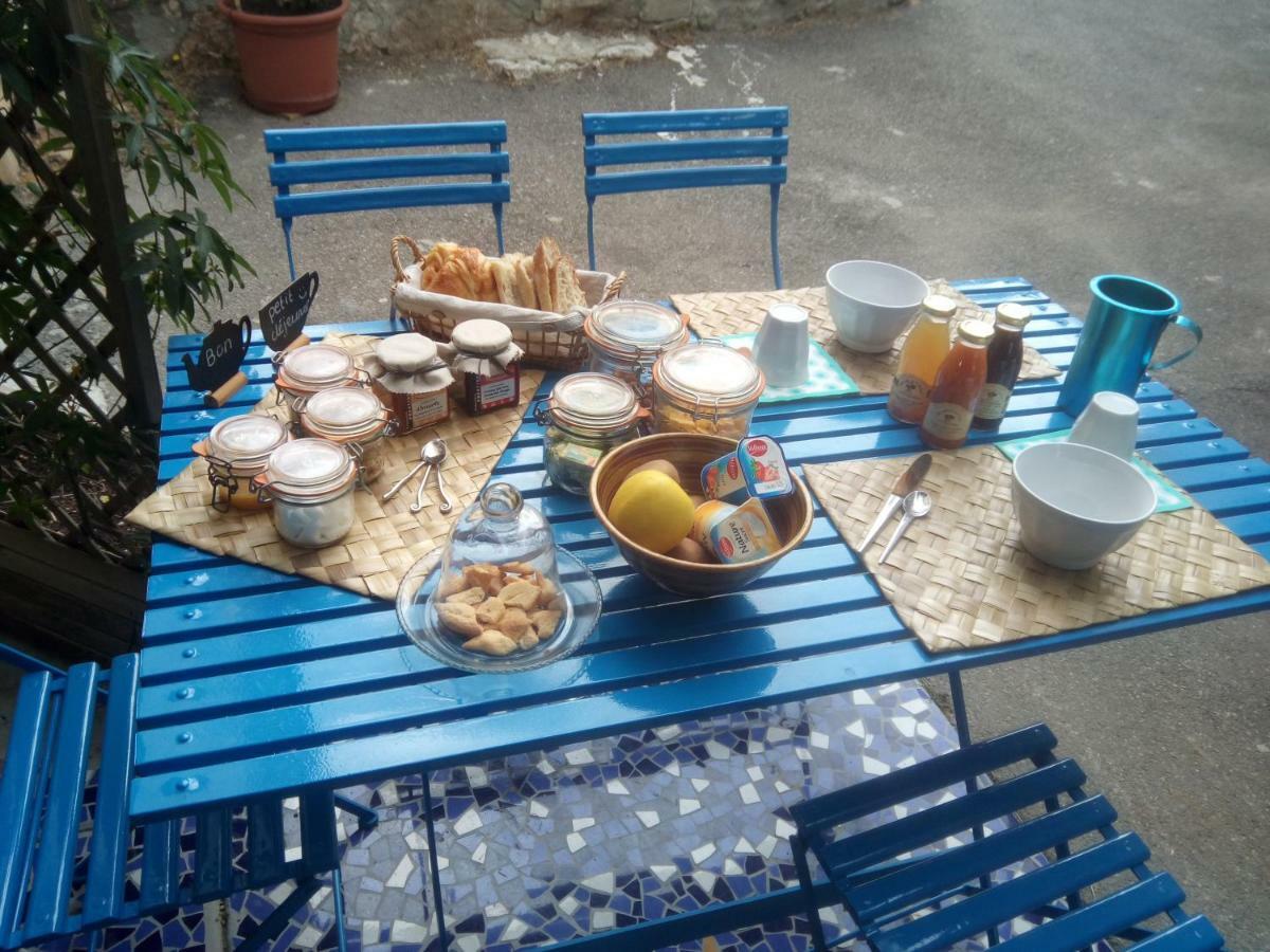Gite Fa Mille Maison Bleu Robion en Luberon Bagian luar foto