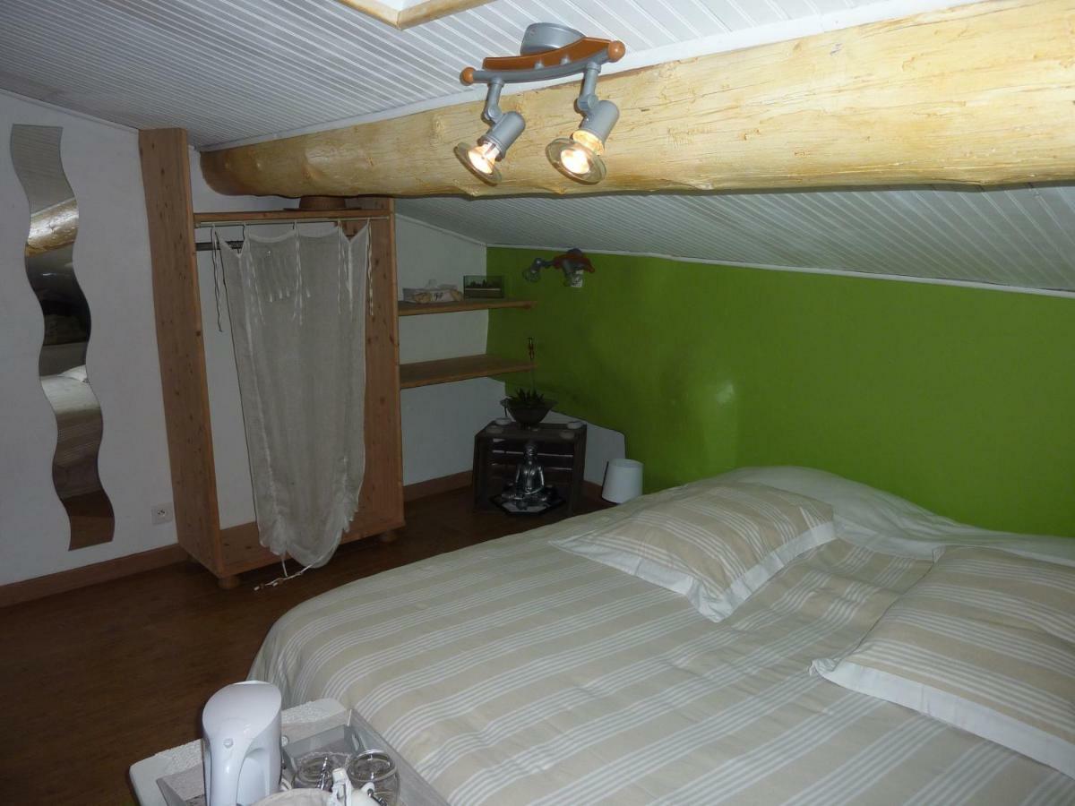 Gite Fa Mille Maison Bleu Robion en Luberon Bagian luar foto