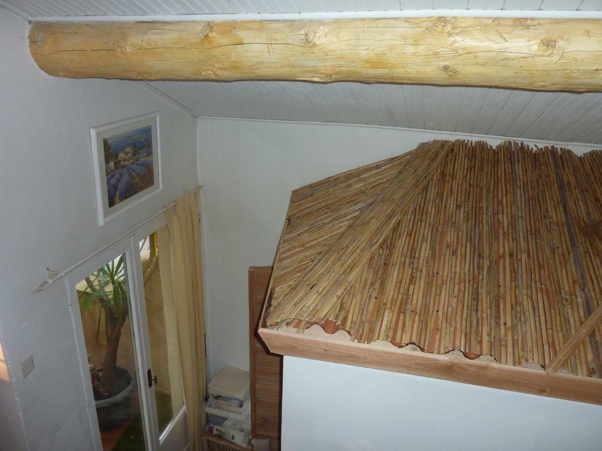 Gite Fa Mille Maison Bleu Robion en Luberon Bagian luar foto